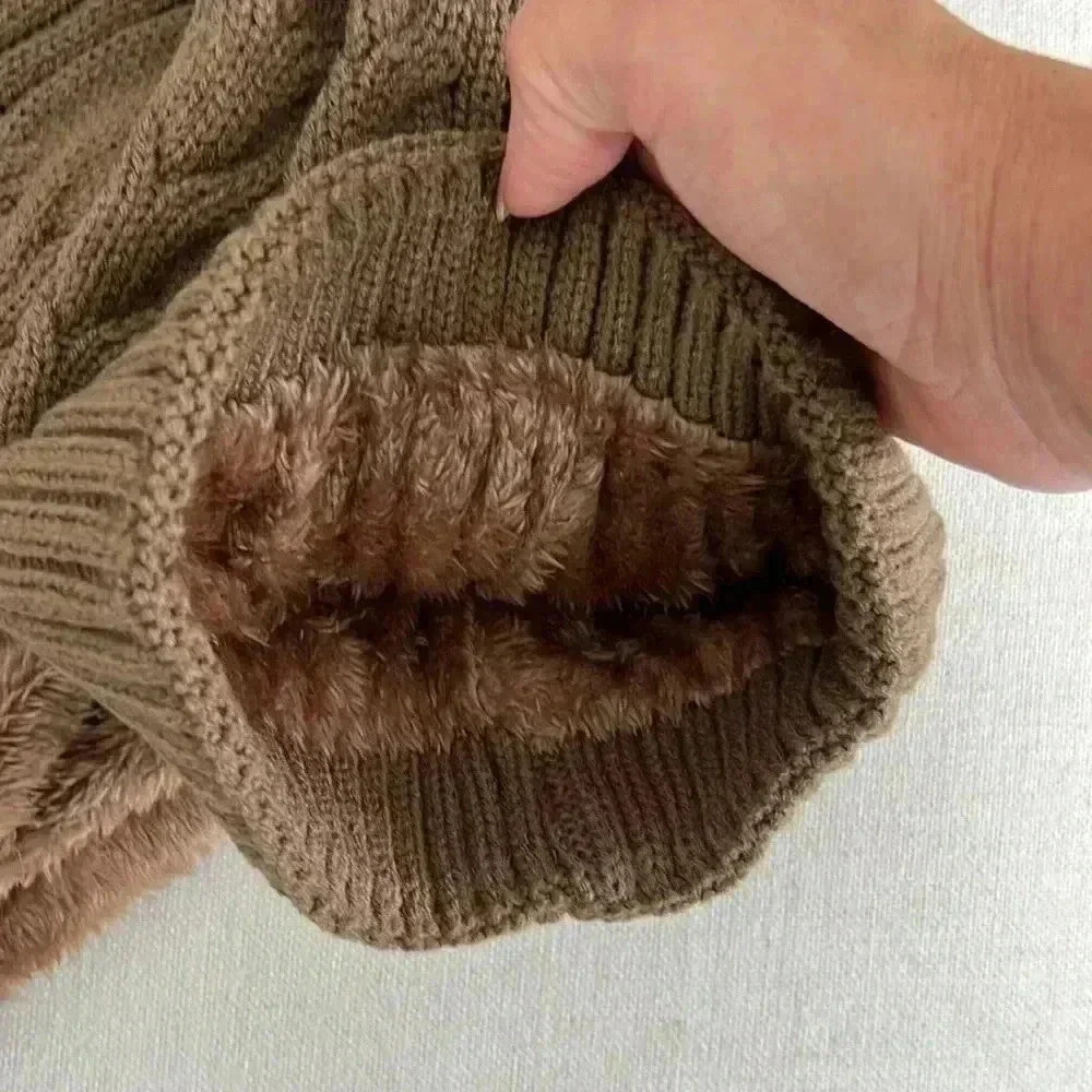 UGG taupe/brown cable-knit hat and scarf - Picture 2 of 2